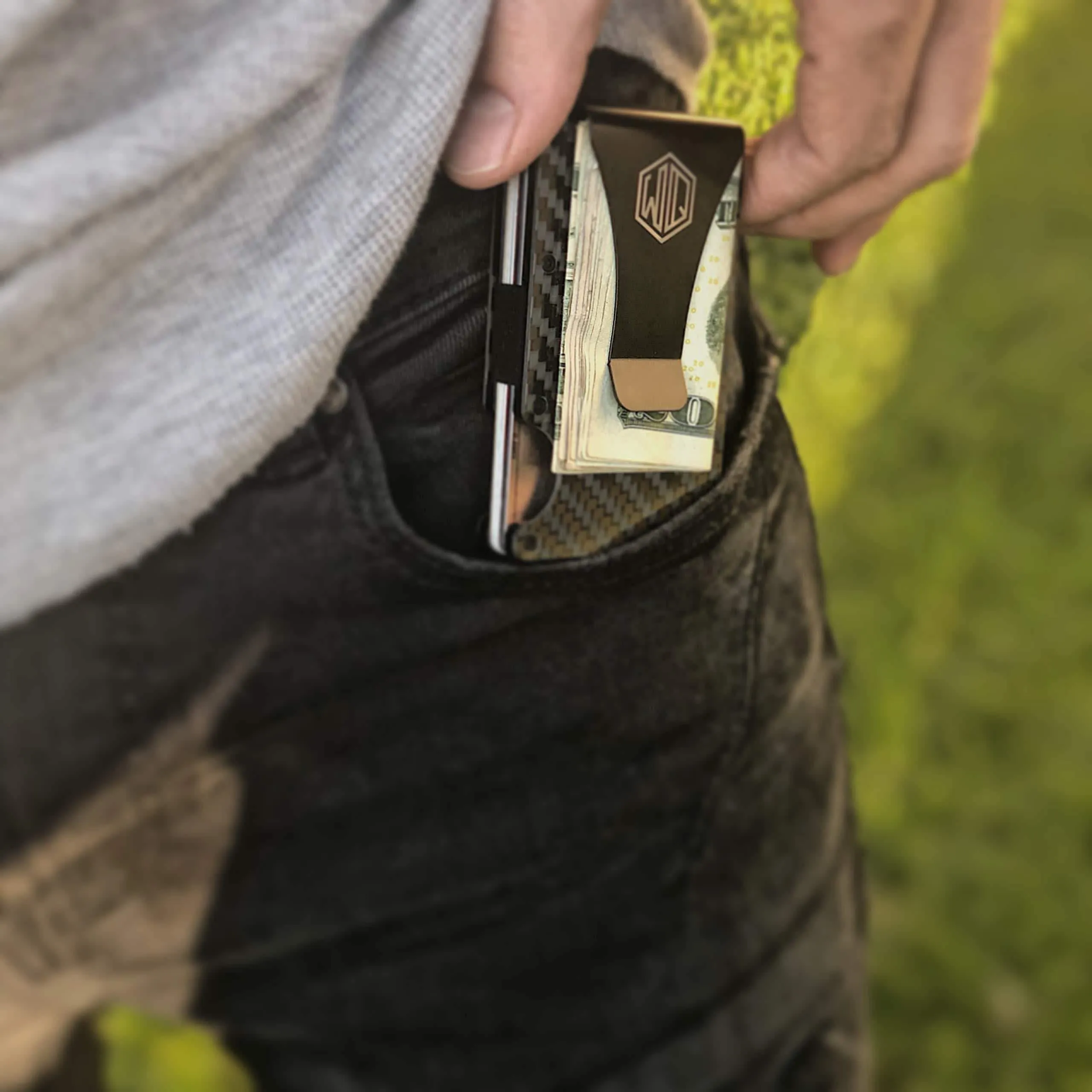 Carbon Fiber Wallet Money Clip by Widely Quality - RFID Blocking - Complete Gift Set Including Key Holder Organizer - Minimalist - Card Holder with Smart Keychain - Slim and Compact - Lightweight