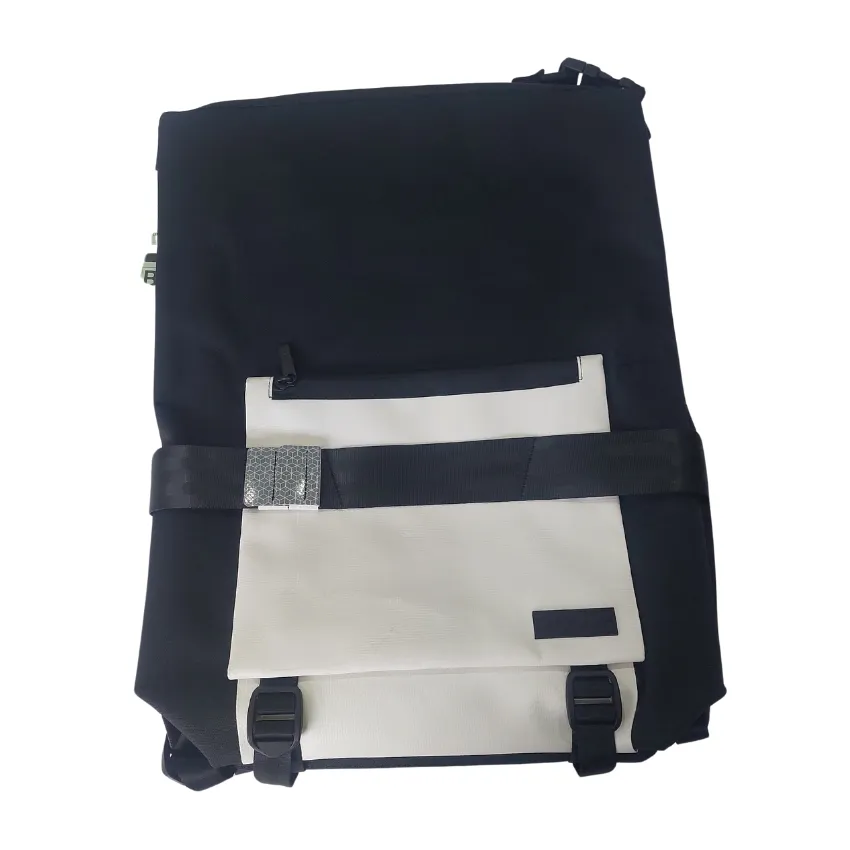 Freitag F690 Coston