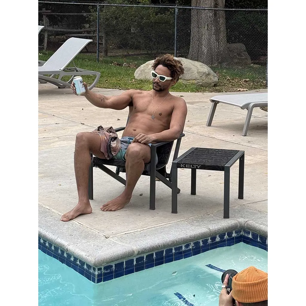 Rad-Arondack Table